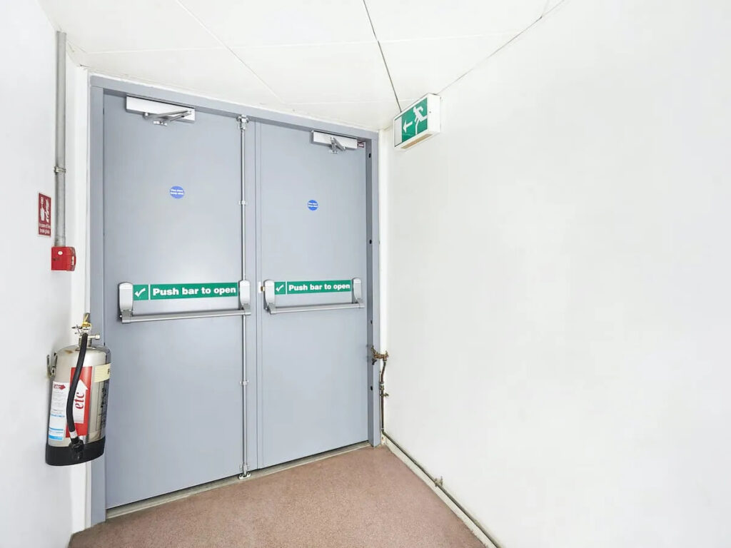 LIBO Cerradura Magnética Eléctrica 60KG/130lbs Control De Acceso Cerradura Electrónica De Puerta De Metal DC12V Fail Safe Tipo NC Para Sistema De Seguridad De Una Puerta (60kg/130lbs